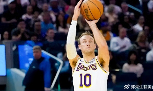 开云体育-湖人捡到宝了!50.3%三分射手改写紫金军团命运，东契奇喊“多投”|肯纳德|洛杉矶湖人队|卢卡-东契奇|卢克-肯纳德|卢克·肯纳德_新浪体育_新浪新闻